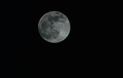 110715moon01.JPG