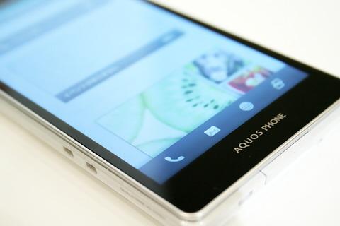 KDDI、au向けモバイルWiMAX対応全部入りスマホ「AQUOS PHONE SERIE ISW16SH」を6月28日に発売開始