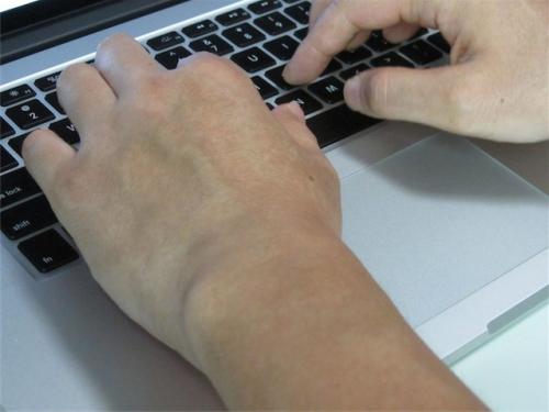 冷房なしでは低温やけどしそうな熱さ! 発熱は他製品と同じMacBook Pro Retinaディスプレイモデル【デジ通】