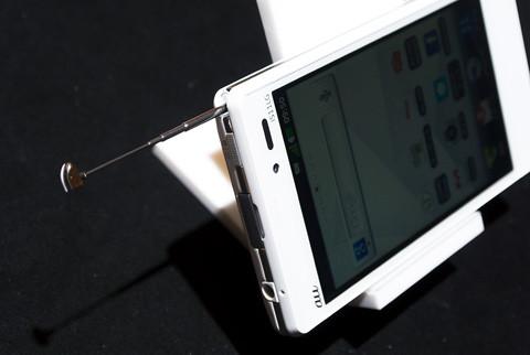 KDDI、au向け「Optimus X IS11LG」にAndroid 4.0 ICSにOSバージョンアップするなどのためのソフトウェア更新を提供開始