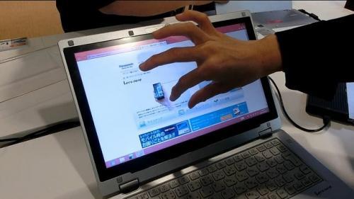 タッチ液晶だからWindows 8も簡単操作【動画で見る新型Let′snote AXシリーズ】