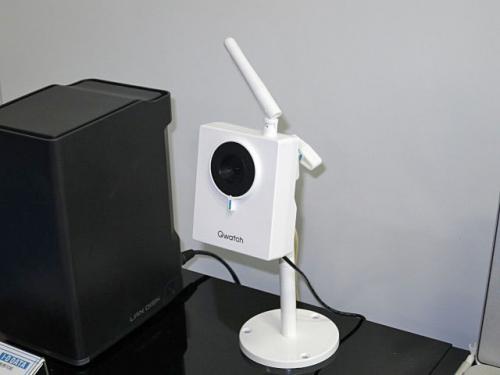 スマホでカメラの映像をチェック!有線LANでも無線LANでもOKなネットワークカメラ