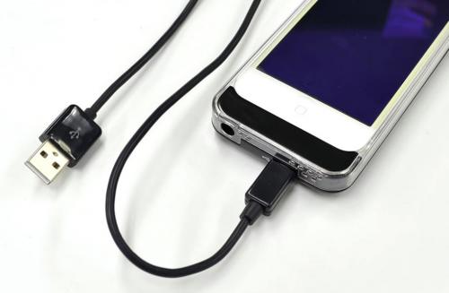iPhone 5をmicroUSB対応に! バッテリー内蔵iPhone5専用カバー登場