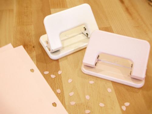 書類の穴あけが楽しくなる「SAKURA PUNCH」を3名様にプレゼント