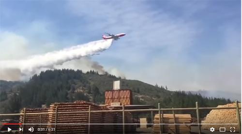 【動画】チリの森林火災現場で世界最大の消防飛行機「スーパータンカー」が活躍中
