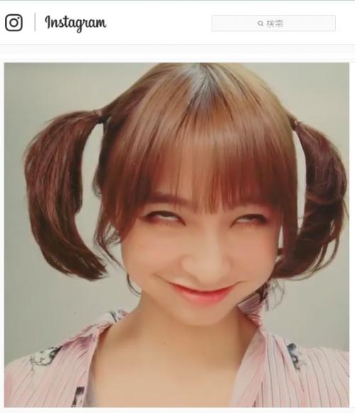 「まりめんそう＃謎の遊び」　元AKBの篠田麻里子さんが『Instagram』でガチ変顔