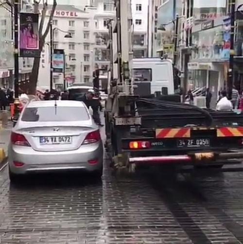 【動画】トルコのレッカー車の予想外の効率の良さに世界が驚嘆　