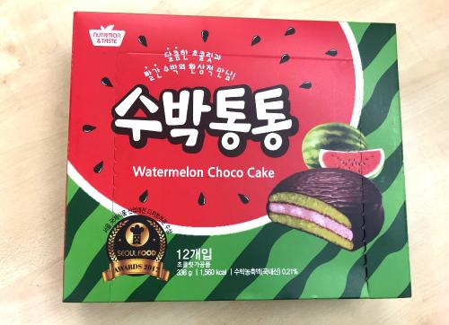 衝撃の組み合わせ！　韓国で見つけた「スイカ味のチョコパイ」気になるお味は？
