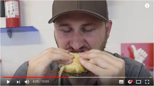 動画：いかにも不味そうなハンバーガーの缶詰を試食したロシア人の反応は？