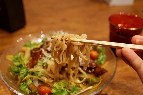 冷やしスタミナ烏龍茶麺　実食