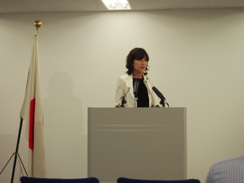 2013年8月8日稲田朋美大臣会見