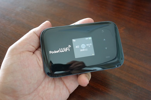 イー・モバイル史上最速＆大容量バッテリー搭載の『PocketWiFi GL09P』　給電機能を利用してスマートフォン連続通信の限界に挑戦してみた