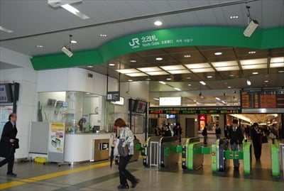 横浜市と鎌倉市をまたぐ大船駅の住所はどっちの市？