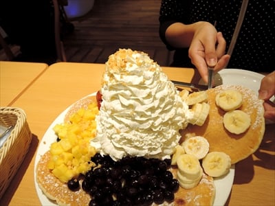 パンケーキ激戦区、山下町の人気店3店舗をライター・山崎が食べ歩き！