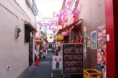 横浜中華街の謎のウワサ「最初の客がチャーハンを注文するとその店がもうからない」のは本当か？