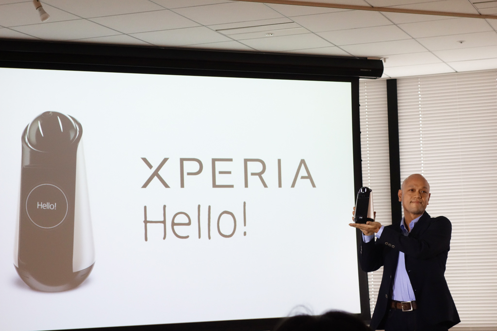 ソニーモバイルが『Xperia Hello!』を発表　能動的な会話ができるスマートスピーカー×ロボット