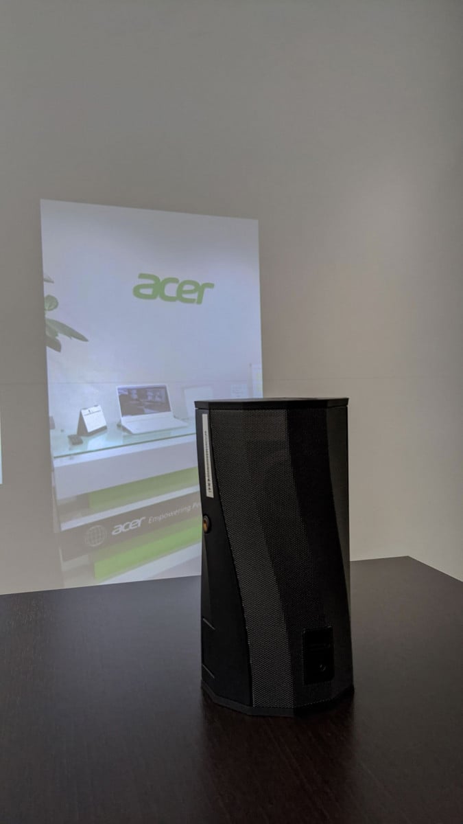 acer C250i モバイルプロジェクター【モバイルバッテリーとしても利用可】-