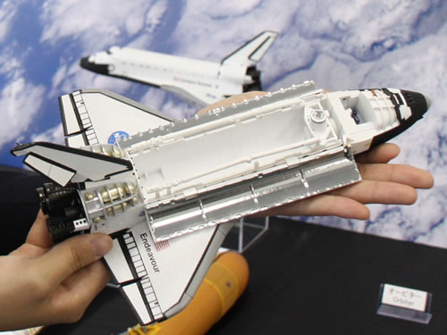 バンダイが12月3日に発売する『大人の超合金 スペースシャトル オービター号』