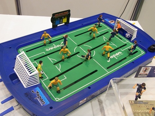【東京おもちゃショー2012】エポック社のサッカーゲームで“なでしこジャパン”の選手が使える