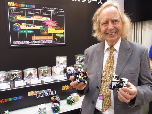 【東京おもちゃショー2011】発明者のメファート教授来日！　ますます広がる『3D ギアキューブ』ワールド