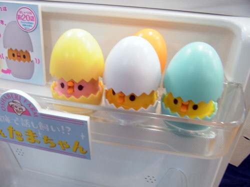 【トイフォーラム2013】冷蔵庫を開けると楽しくおしゃべりする卵『ひえたまちゃん』