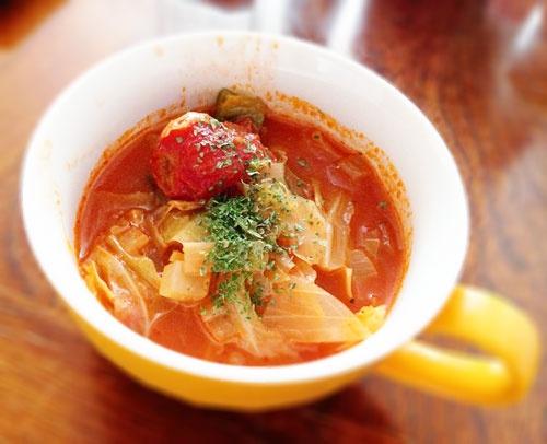 冬のダイエットを考える人のカロリーコントロールに！　簡単でヘルシーな野菜スープのレシピ