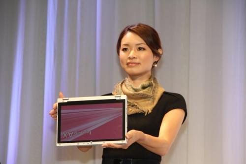 新型レッツノート続報・画面が360度回転!人が乗っても壊れないレッツノート初のUltrabookを写真でチェック