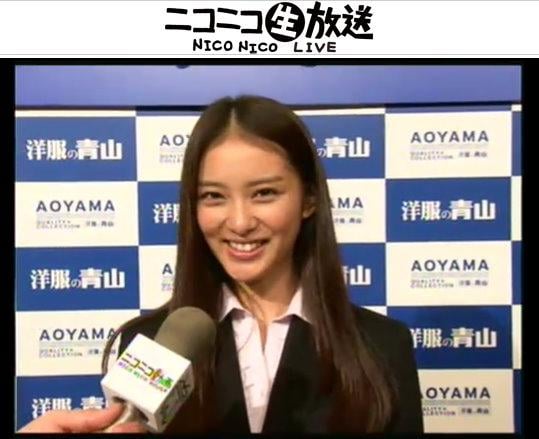 ニコニコ生放送独占インタビューに応じてくれた武井咲さん