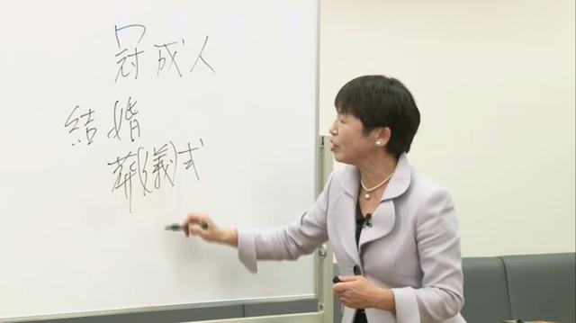 講師を務めたのはマナーデザイナーの岩下宣子さん