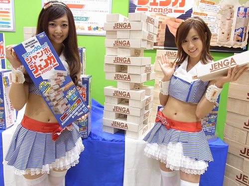 【東京おもちゃショー2011】巨大化してド迫力の定番パズル『ジャンボジェンガ』