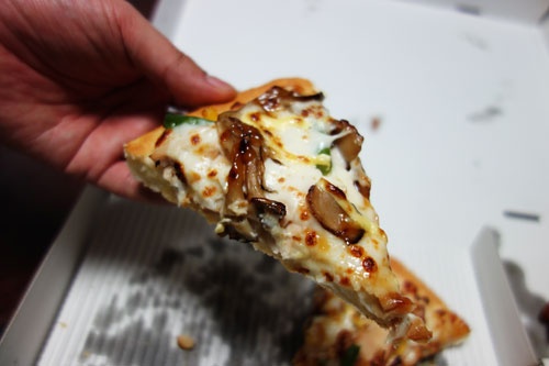 『照り焼きチキン』のピザ