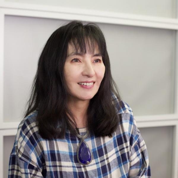 超有名楽曲の作詞家なのに“ドジっ子愛されキャラ”の小室みつ子さん ロングインタビューで語る「最近のやらかし？」と「音楽」