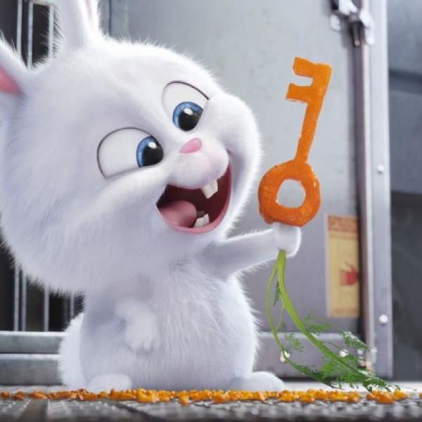 『ペット』凶悪うさぎ“スノーボール”が高笑いする本編映像！　梶きゅん演じるモルモットも[オタ女]