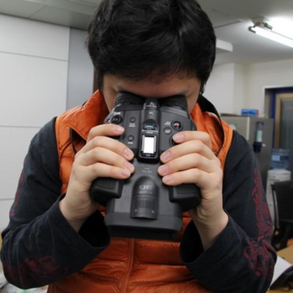 d*3様 【値下げ】デジカメ フィルムカメラ ビデオカメラ 双眼鏡 23点 動作 3D撮影可能な無敵の双眼鏡!? デジタル双眼鏡『DEV-3』レビュー