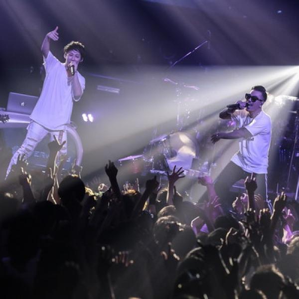 UVERworld、7月発売のニュー・シングルにTAKUYA∞と信人がディスり合う「DIS is TEKI」も収録
