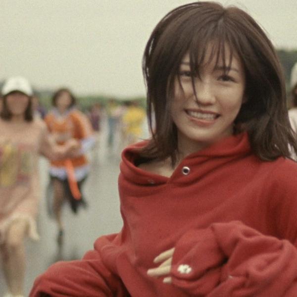 まゆゆが涙雨の中を全力疾走！ AKB48渡辺麻友ラストSGより「11月の