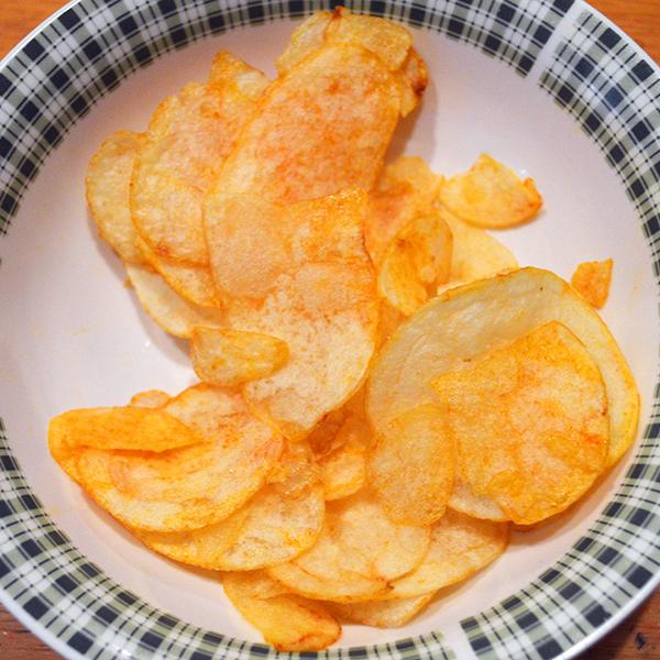 想像以上に絶品！　タバスコをポテトチップの袋に入れて全力で振ると激しくウマくなることが判明！