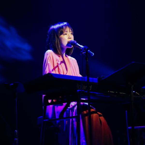 川嶋あい、デビュー15周年“誕生”をテーマにしたワンマンで感謝