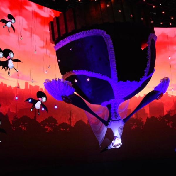 動画アリ］巨大な「ワルプルギスの夜の魔女」が立体で出現