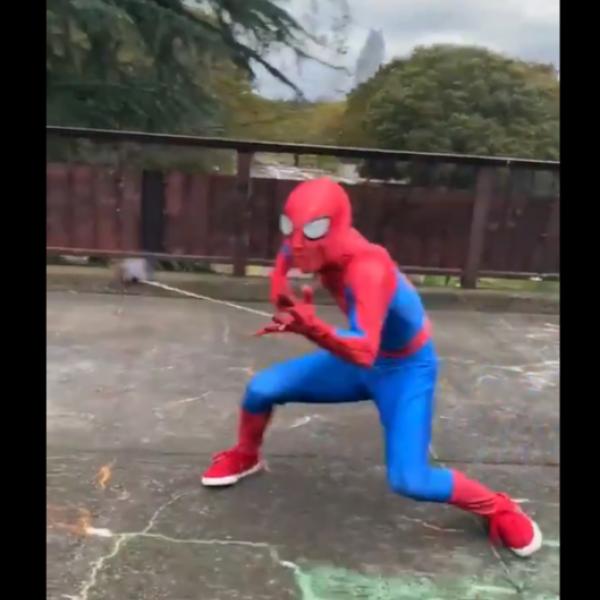 「なんだ、世界チャンピオンのスパイダーマンか」ヨーヨー世界大会・日本人チャンピオンの「スパイダーマン」動画に驚きの過去！