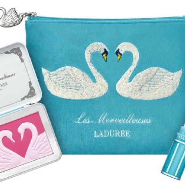 限定品 LADUREEラデュレ  メイクアップコフレ3点 レ・メルヴェイユーズ ラデュレ / メイクアップ コフレ Ⅲの公式