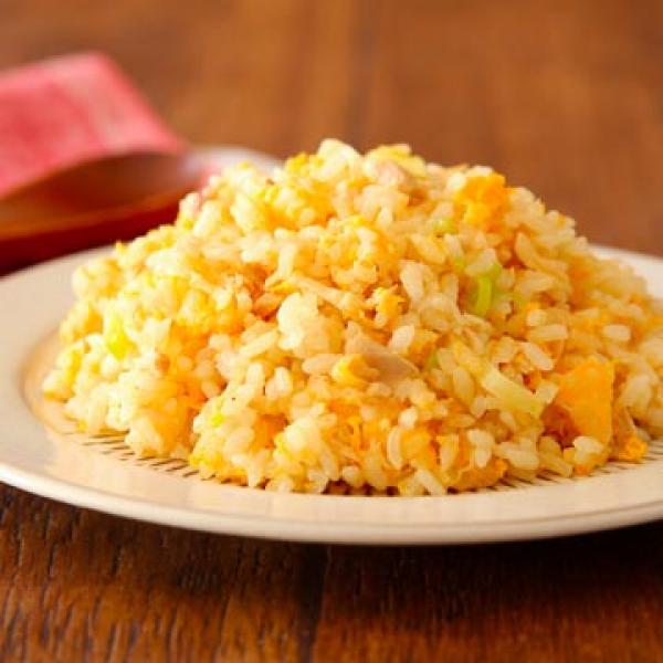 レンジで作るレシピ「ツナ卵チャーハン」が超便利「本当に炒飯！ 感動です！」