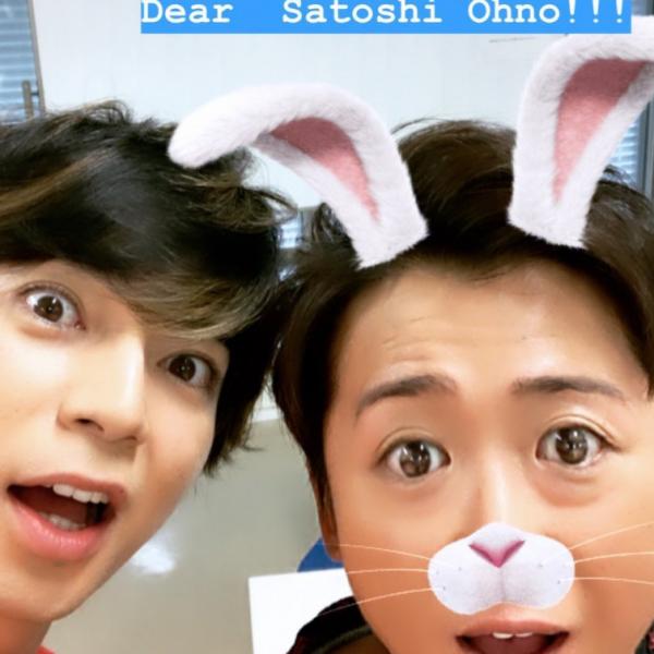 大野智「幸せです」嵐インスタに誕生日お祝い投稿　うさ耳自撮り写真＆バースデーケーキ動画に「39歳とは思えないキュートさ」「祝ってるのを見られるなんてやばい！」とファン悶絶