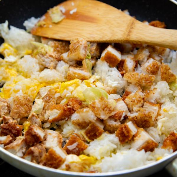 マクドナルドの「ごはんバーガー」をご飯と炒めてチャーハンにしてみたら……3種類で一番ウマいのはこれだ