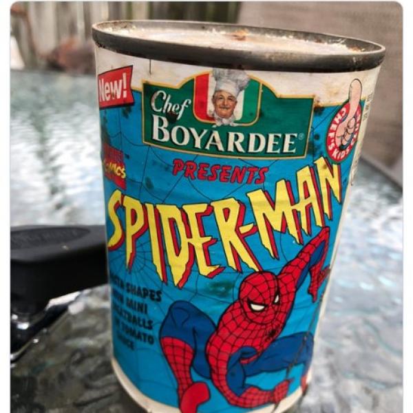 25年経過したスパイダーマンの缶詰パスタを開けてみたら中はこうなってました　気が弱い人は閲覧注意で