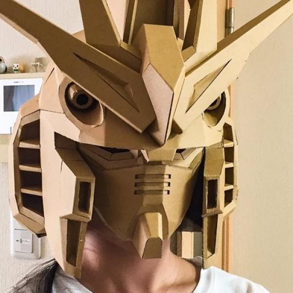 完成度高すぎ！ダンボールで作ったガンダムのマスクが話題に「この勢いで全身も作ってほしい」