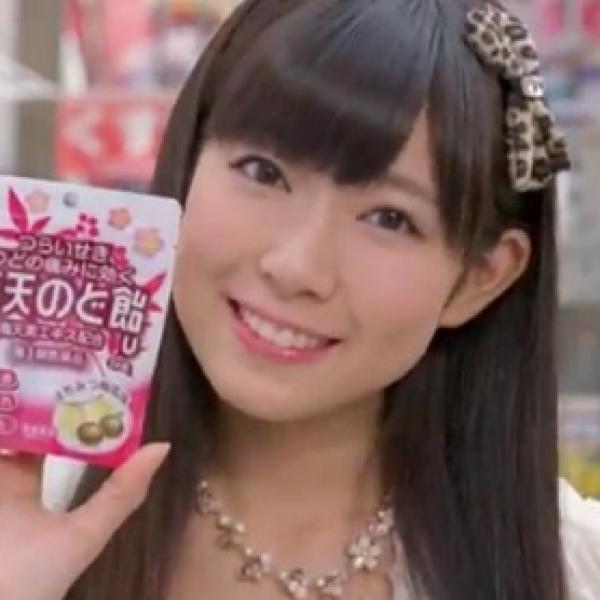 NMB渡辺美優紀の『南天のど飴』CMに“大阪のおばちゃん”もコラボ