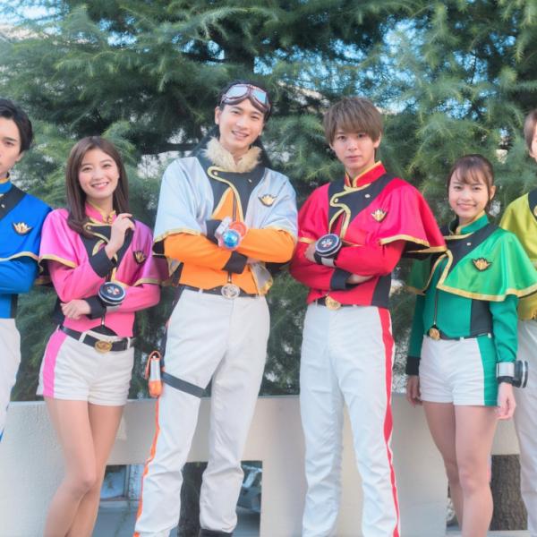 劇場版は6人並んだ変身シーンが見どころ！『魔進戦隊キラメイジャー