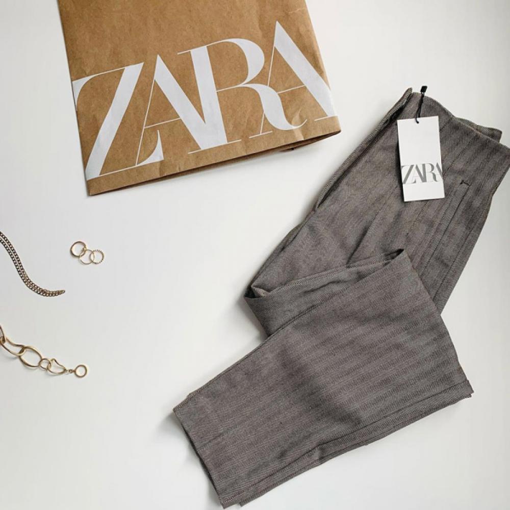 【ZARA】シンプルだけど目を惹く。人気のハイウエストパンツに秋