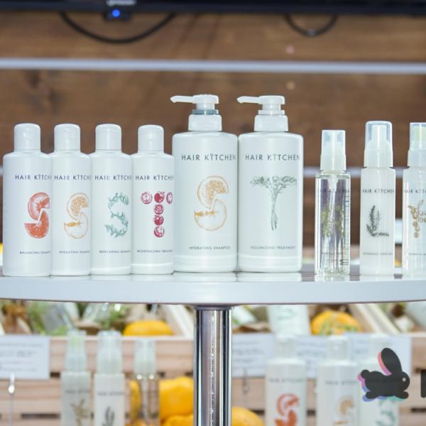 ヘアケアブランド「HAIR KITCHEN」の体験スペース「ヘアキッチンマルシェ」でモデル・NANAMIがトークショー開催。サステナブルについて語る